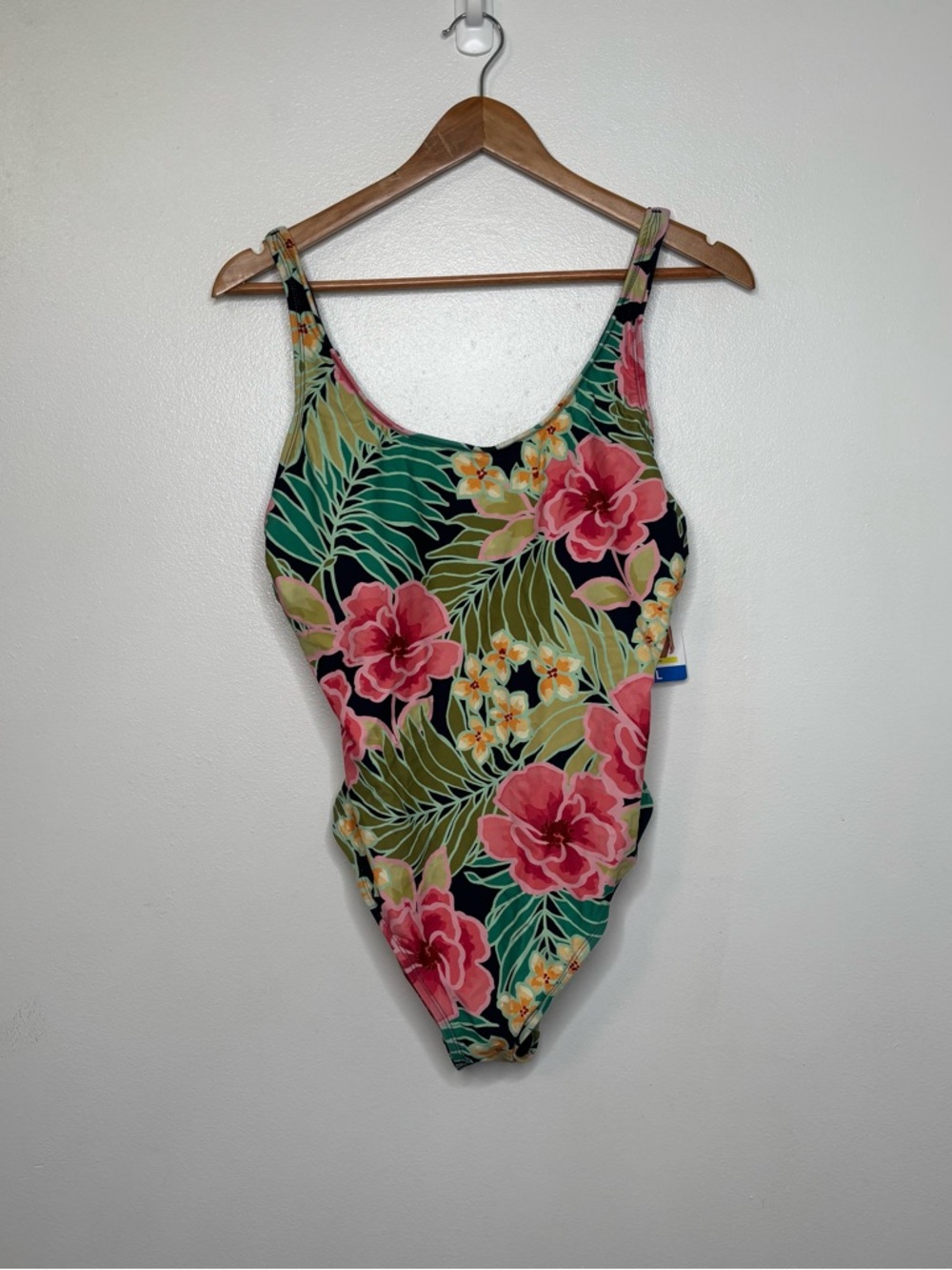 Hurley Floral One Piece Swimsuit Women’s Large Pink Tropical UPF 50+ NWT